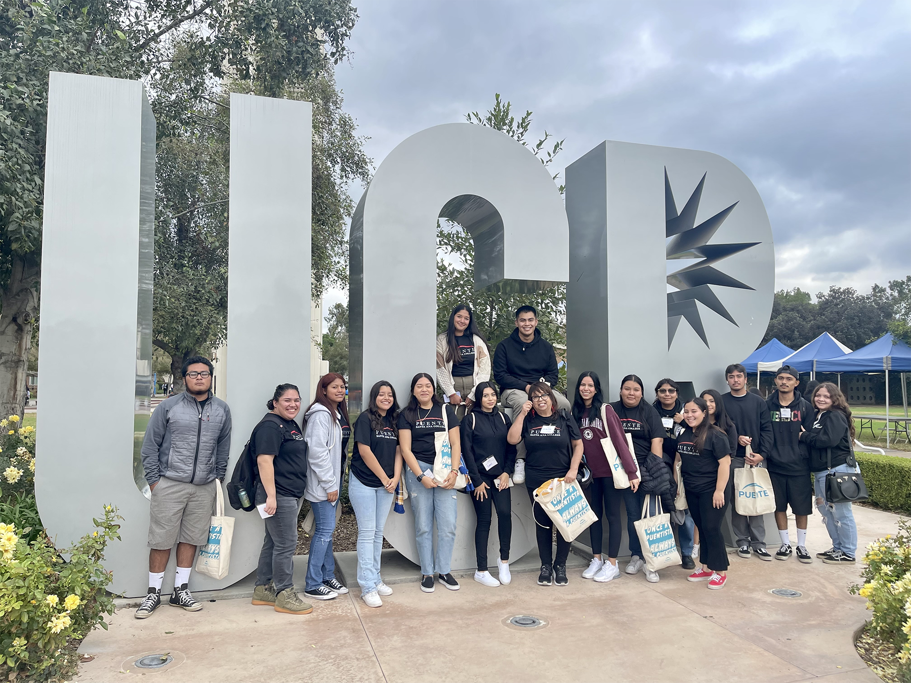 Alumnos de Puente en una reciente excursión a UCR